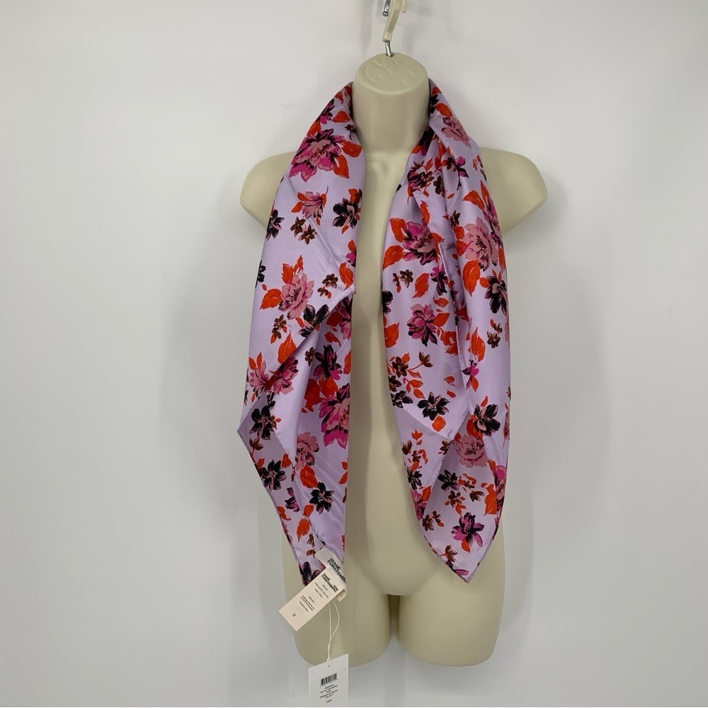 DVF Diane Von Furstenberg Silk twill scarf square 36" Wallpaper purple lilac new
